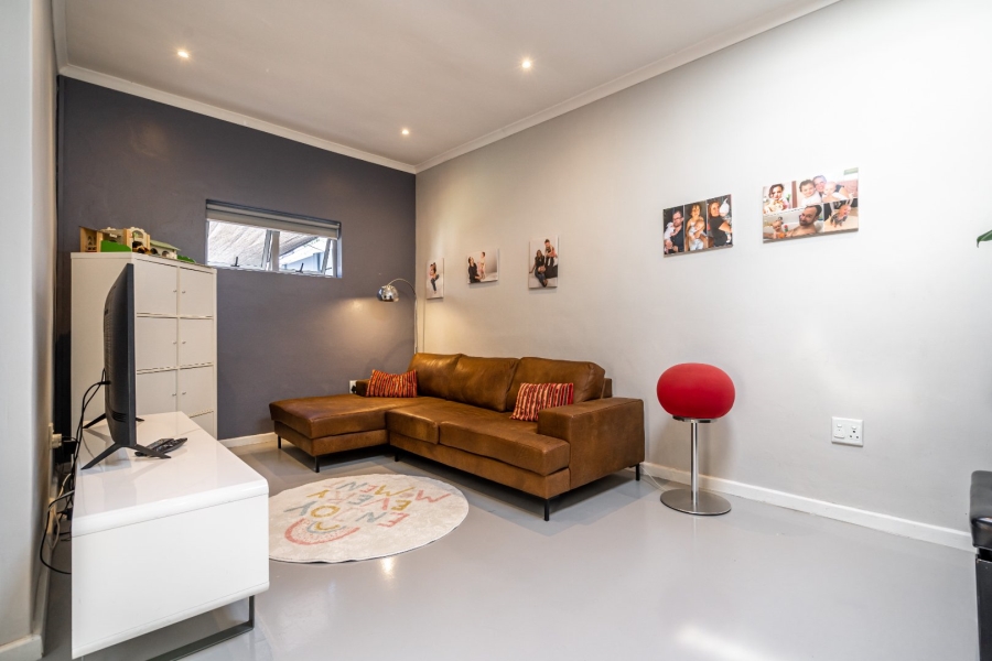 To Let 3 Bedroom Property for Rent in Wynberg Upper Western Cape